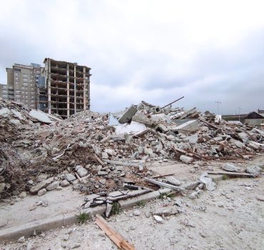 demolition-pelle-grand-bras-alceane-residence-graville-la-valle-2